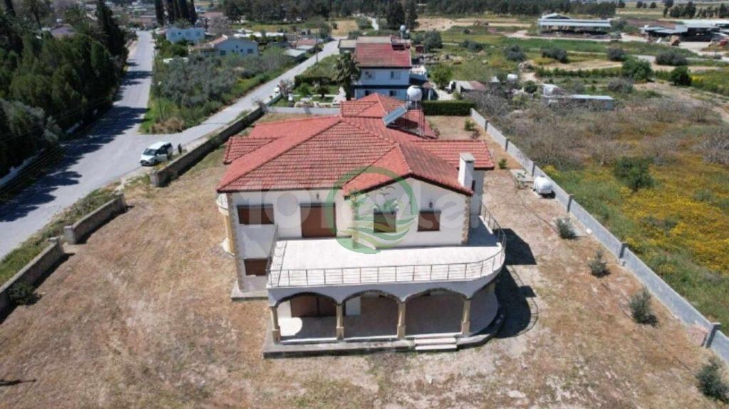 NIKOSIA – AKDOGAN-YIGITLER ZU VERKAUFEN DOPPEL LLOSA VILLA ** 