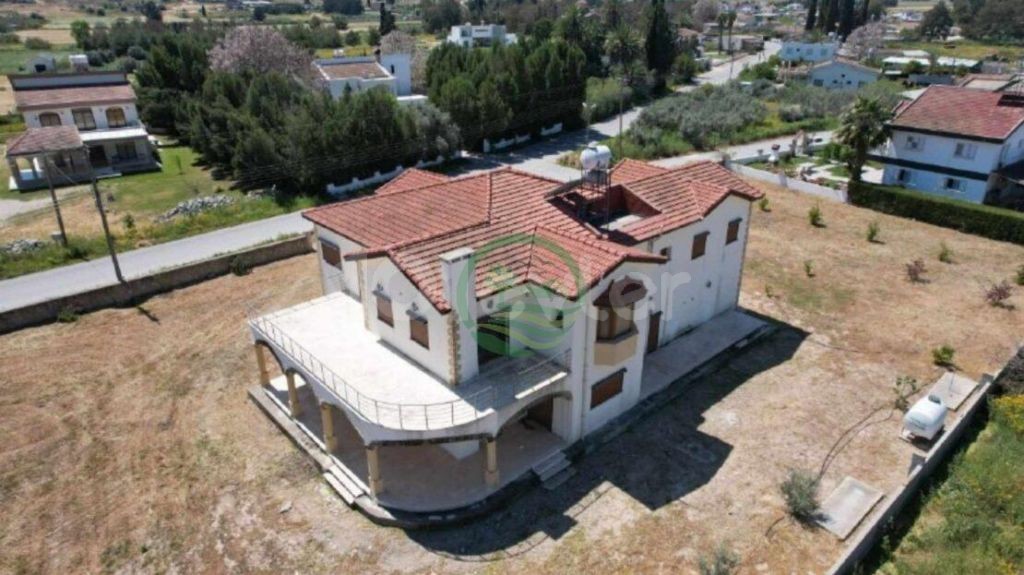 NIKOSIA – AKDOGAN-YIGITLER ZU VERKAUFEN DOPPEL LLOSA VILLA ** 