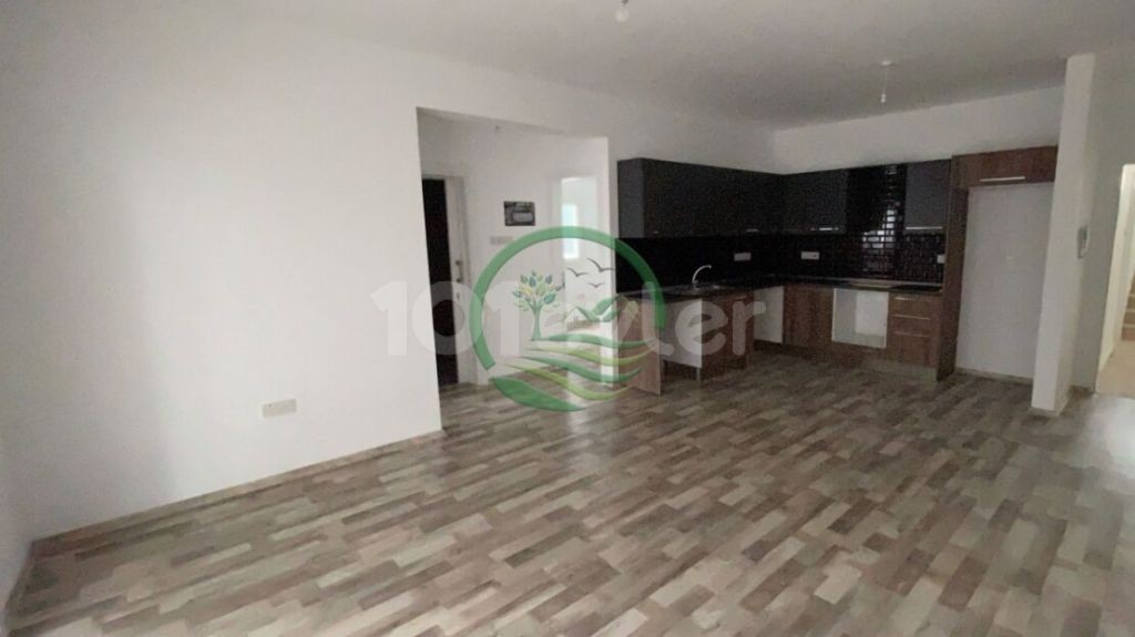 GAZİMAGUSA HAVUZLU SİTE İÇERİSİNDE SATILIK 2 1 DAİRE