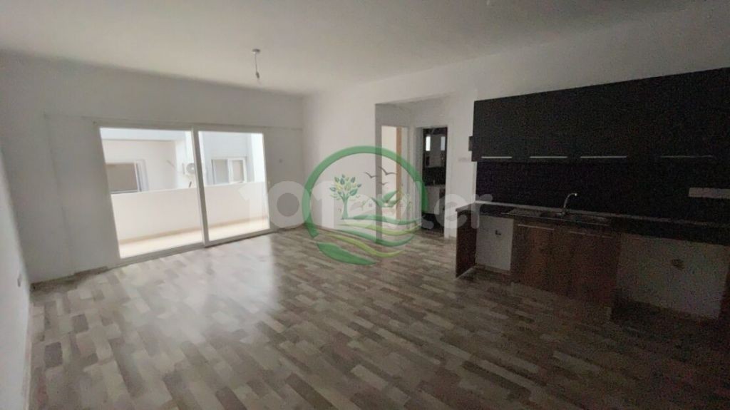 GAZİMAGUSA HAVUZLU SİTE İÇERİSİNDE SATILIK 2 1 DAİRE