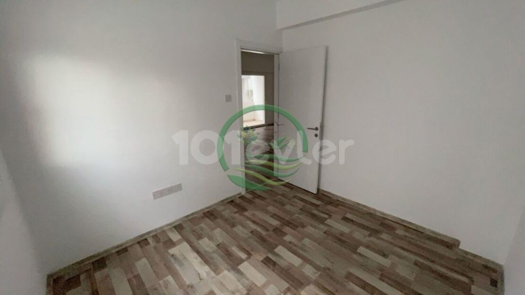 GAZİMAGUSA HAVUZLU SİTE İÇERİSİNDE SATILIK 2 1 DAİRE