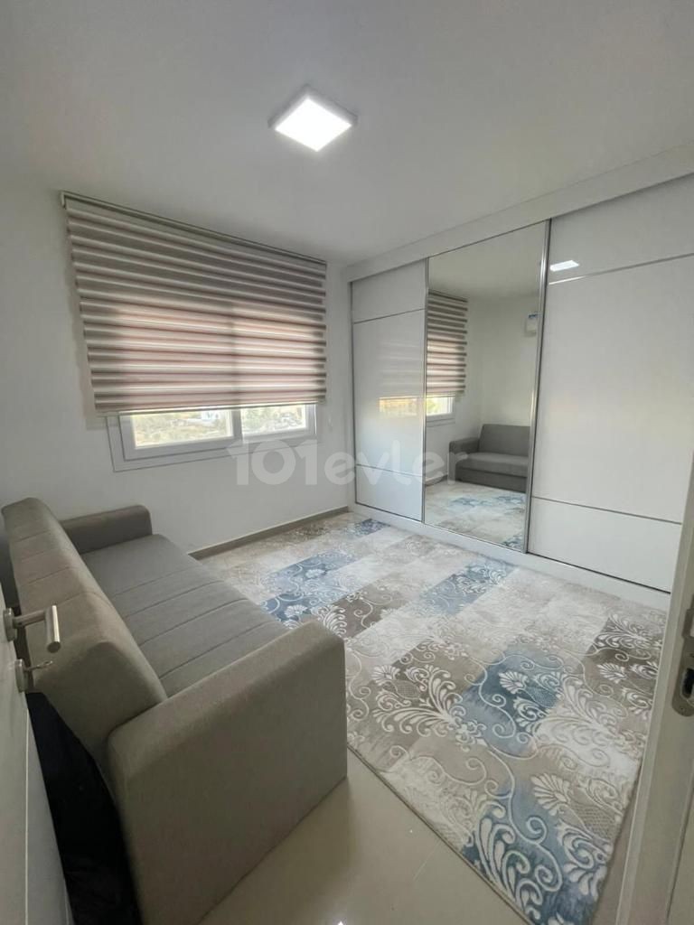 Gazimagusa Sakarya Bölgesi Havuzlu Site İçerisinde 2+1 Lüx Full Eşyalı Satılık Daire