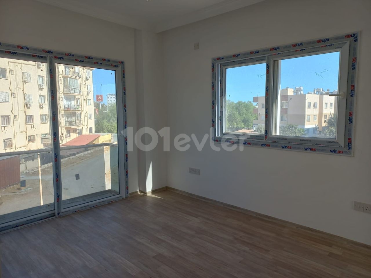 MAĞUSA BAYKAL DE SATILLIK 2+1 YENİ  DAİRE