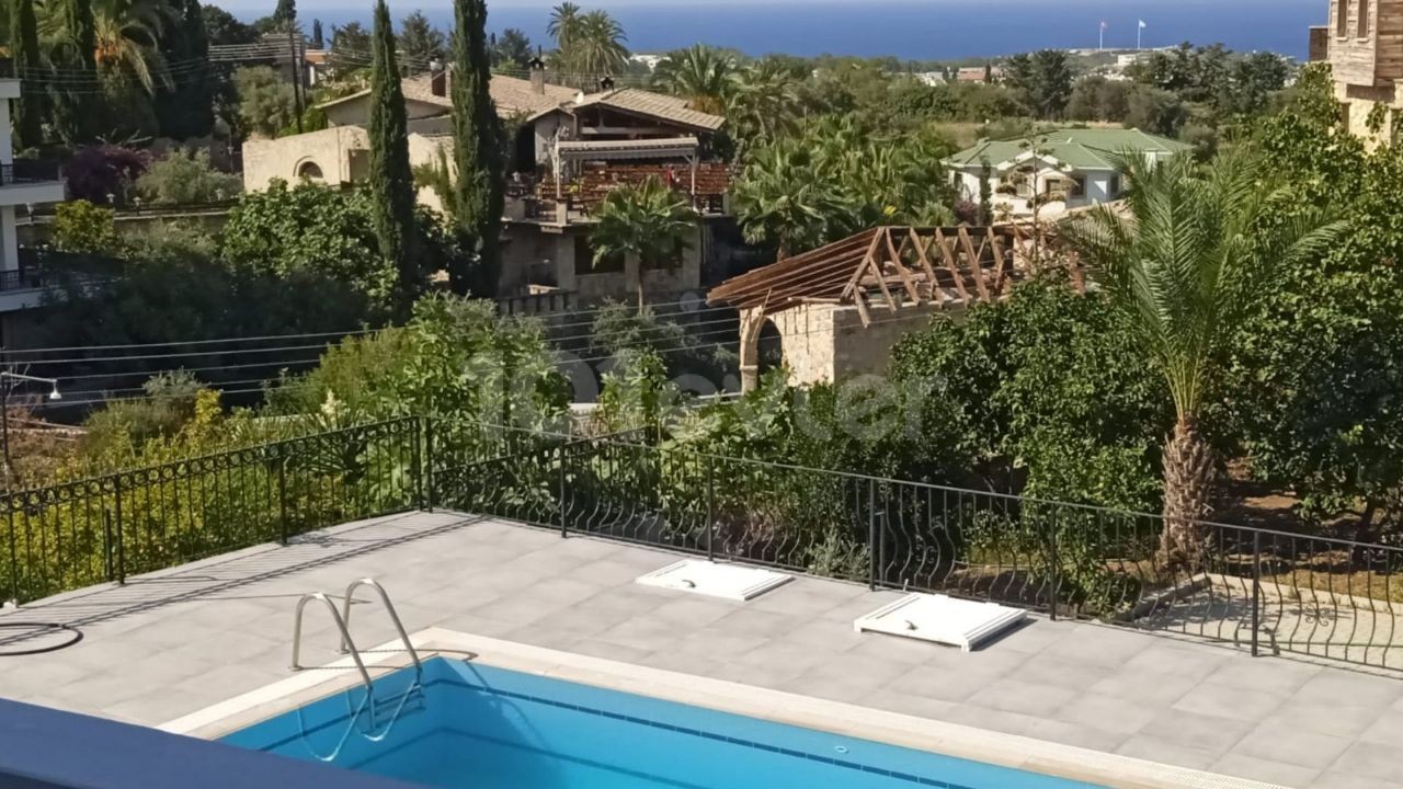 Villa Zum Verkauf Mit Privatem Pool Mit Herrlichem Blick Auf Kyrenia Olivenhain ** 