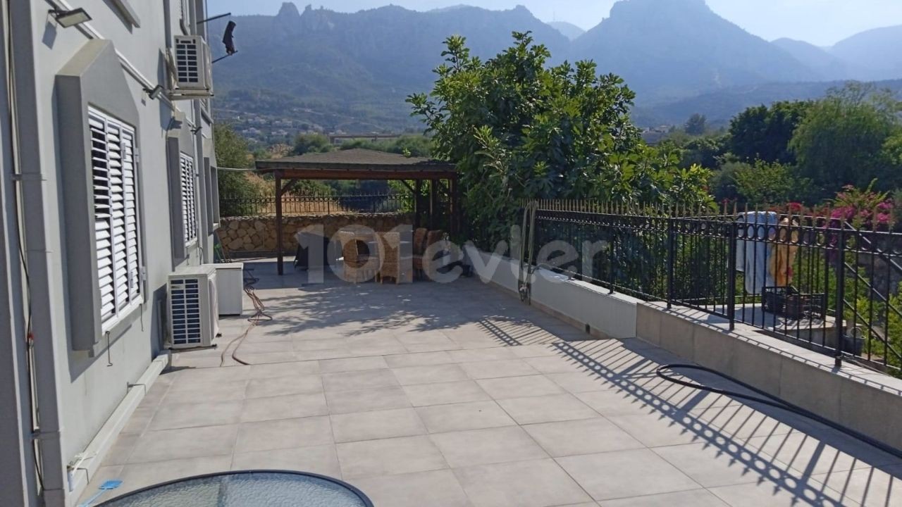 Villa Zum Verkauf Mit Privatem Pool Mit Herrlichem Blick Auf Kyrenia Olivenhain ** 