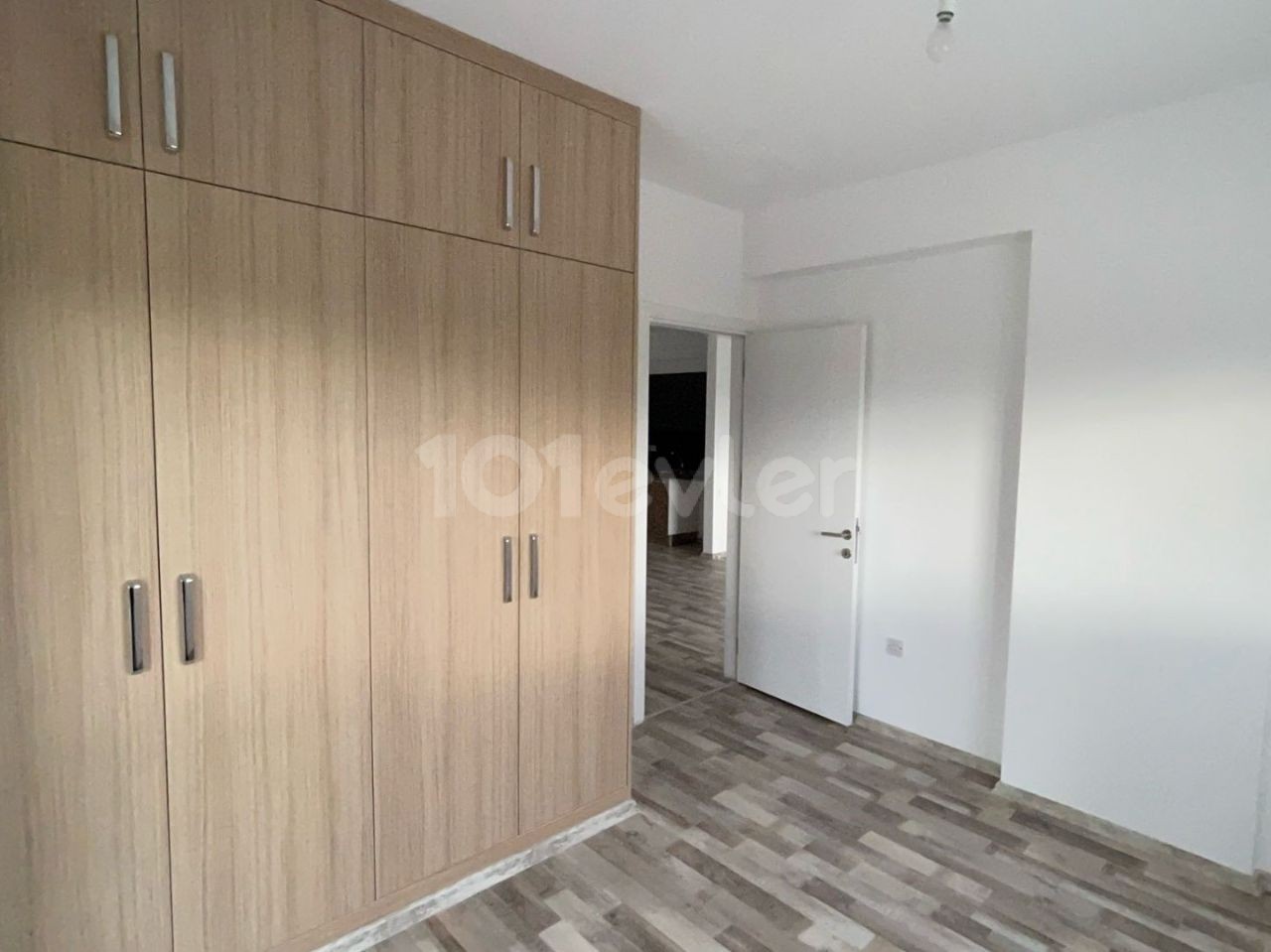 2+1 Kiralık Sıfır Daire Gazimağusa 'Da Havuzlu Site İçerisinde