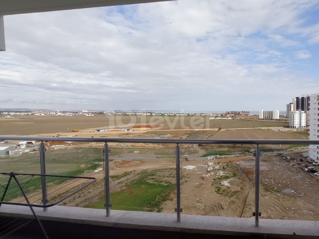 For Rent 1 + 1 Furnished Walking Distance To The Sea