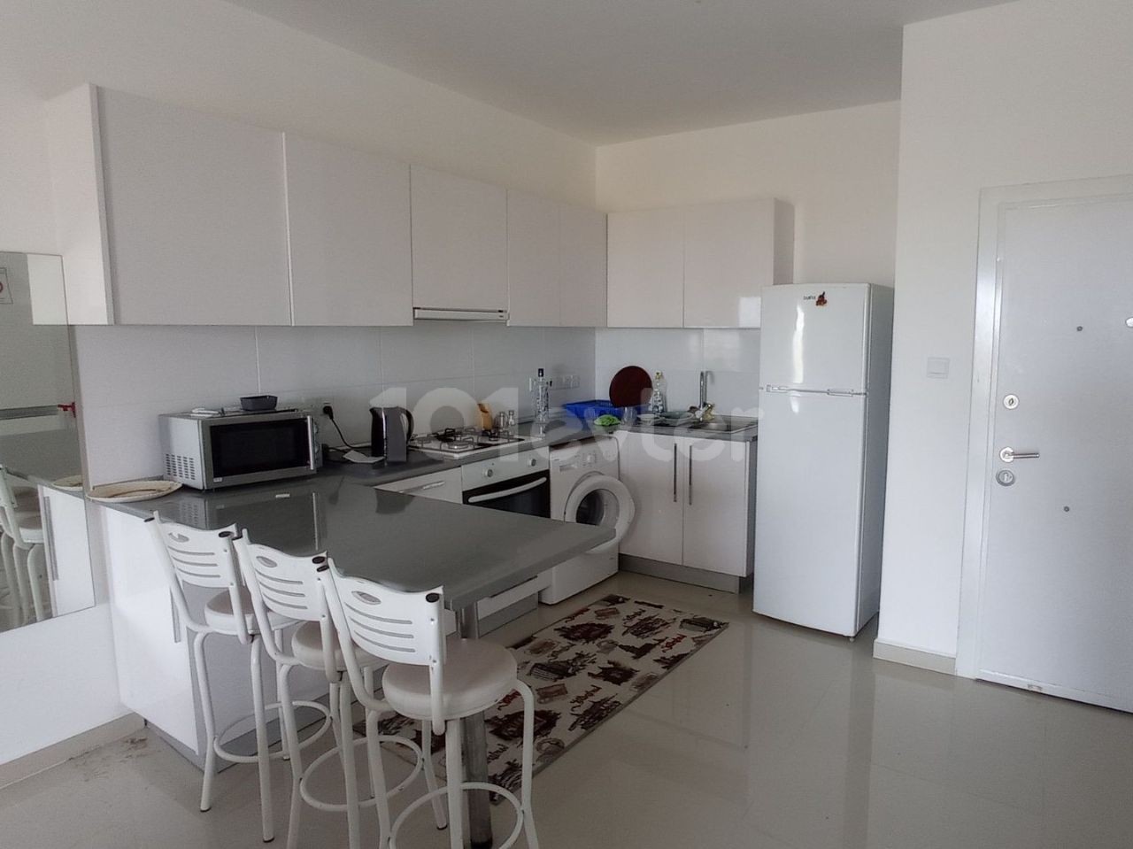 For Rent 1 + 1 Furnished Walking Distance To The Sea