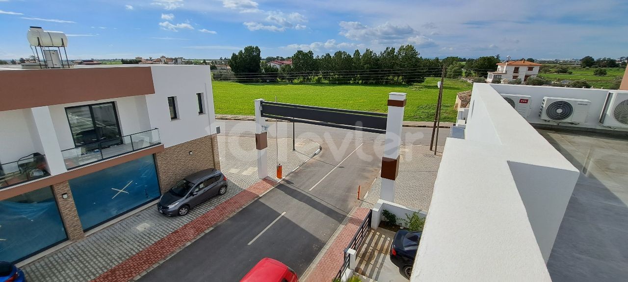 3+1 freistehende Maisonette-Villa mit abgeschlossener Urkunde in Yeniboğaz