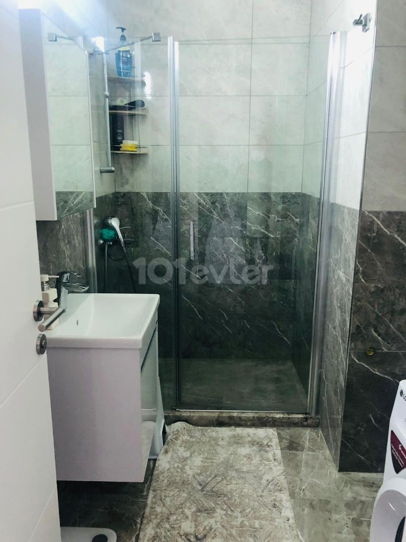 Yeniboğaziçinin gözde bölgesinde deniz manzaralı penthouse