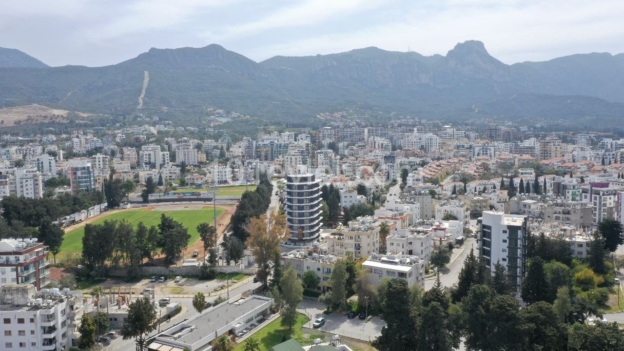 A Complete Building For Sale In The Center Of Kyrenia Suitable For The Owner&#39;s Apartment Permit ** 