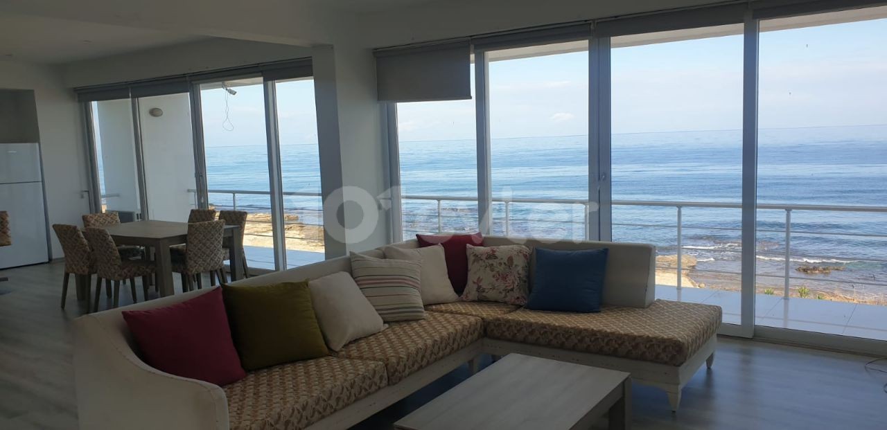 TOLLE VILLA MIT MEERBLICK ZU VERMIETEN IN KYRENIA, KARAOGLANOGL