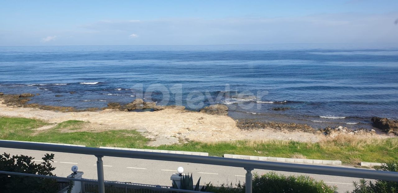 TOLLE VILLA MIT MEERBLICK ZU VERMIETEN IN KYRENIA, KARAOGLANOGL