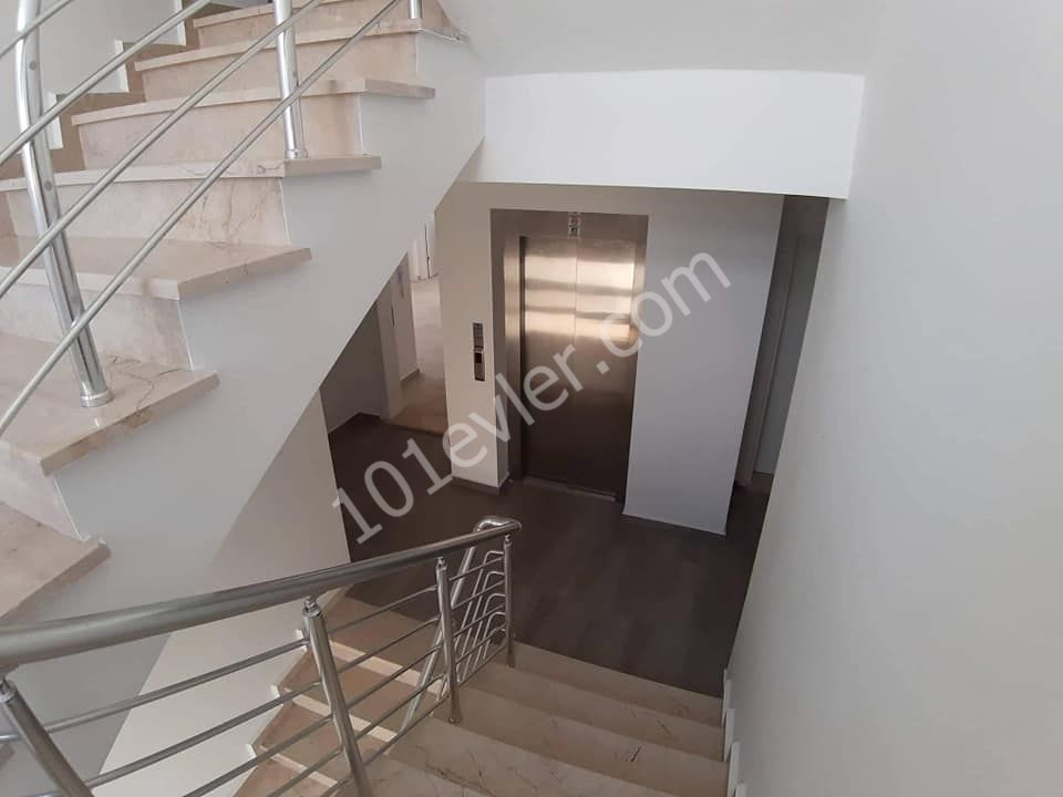 Neue Wohnung zum Verkauf in Famagusta KALILAND Informationen:05338867072 ** 