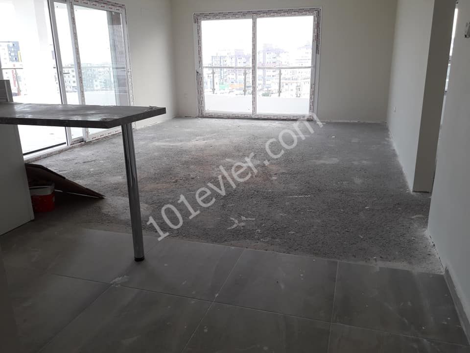 Mağusa Yenişehir Bölgesinde Satılık Yeni Penthouse Bilgi için:05338867072