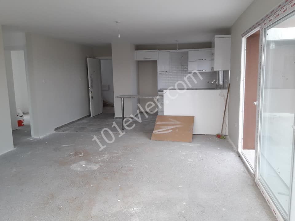 Mağusa Yenişehir Bölgesinde Satılık Yeni Penthouse Bilgi için:05338867072