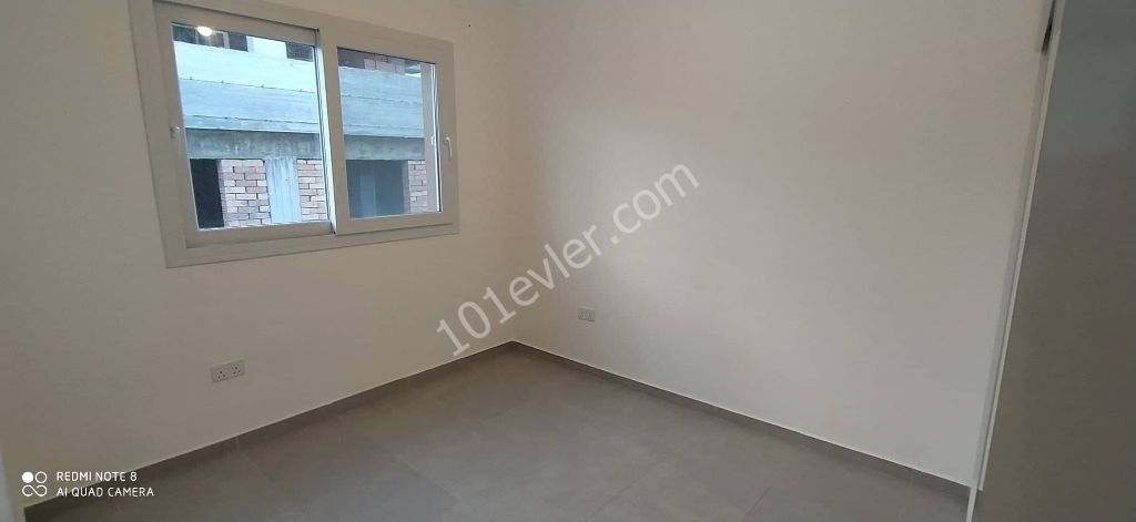 2+1 Wohnung zum Verkauf in Canakkale Region für Informationen:05338867072 ** 