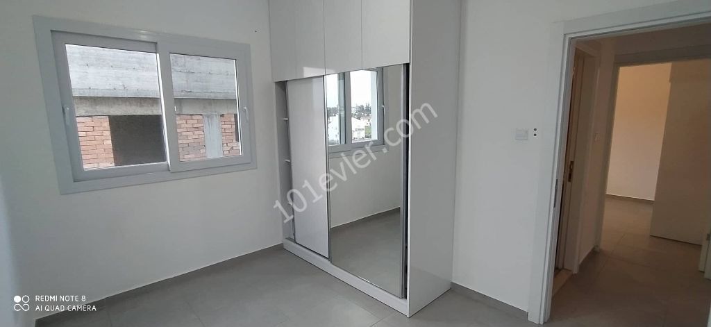 2+1 Wohnung zum Verkauf in Canakkale Region für Informationen:05338867072 ** 