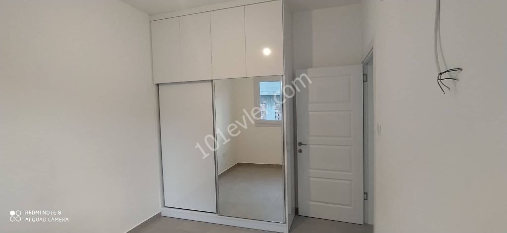 2+1 Wohnung zum Verkauf in Canakkale Region für Informationen:05338867072 ** 