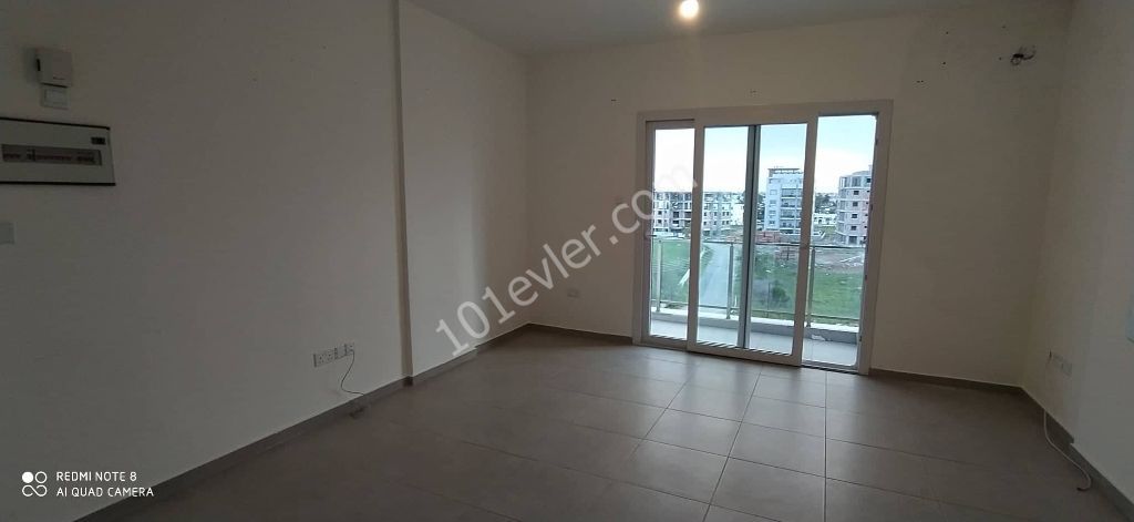 2+1 Wohnung zum Verkauf in Canakkale Region für Informationen:05338867072 ** 