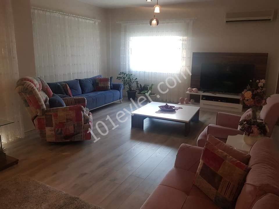 Famagusta TUZLA Region gepflegtes Haus für Informationen: 05338653644 ** 