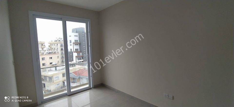 Neues 2 + 1 Penthouse in Yenisehir für Informationen:05338867072 ** 