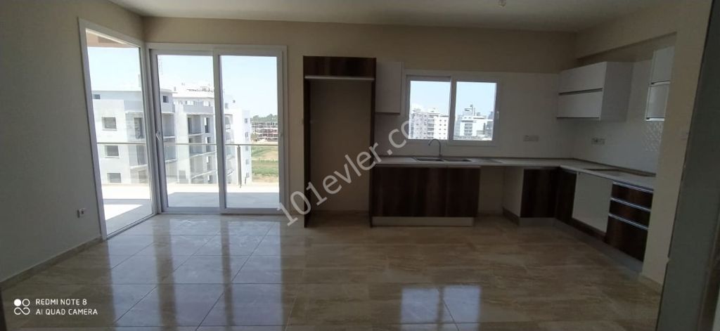 Neues 2 + 1 Penthouse in Canakkale für Informationen :05338867072 ** 