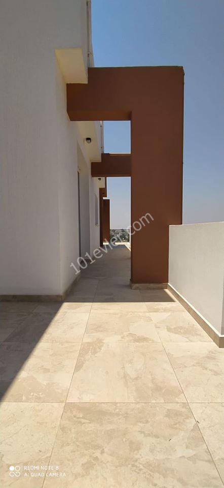 Neues 2 + 1 Penthouse in Canakkale für Informationen :05338867072 ** 