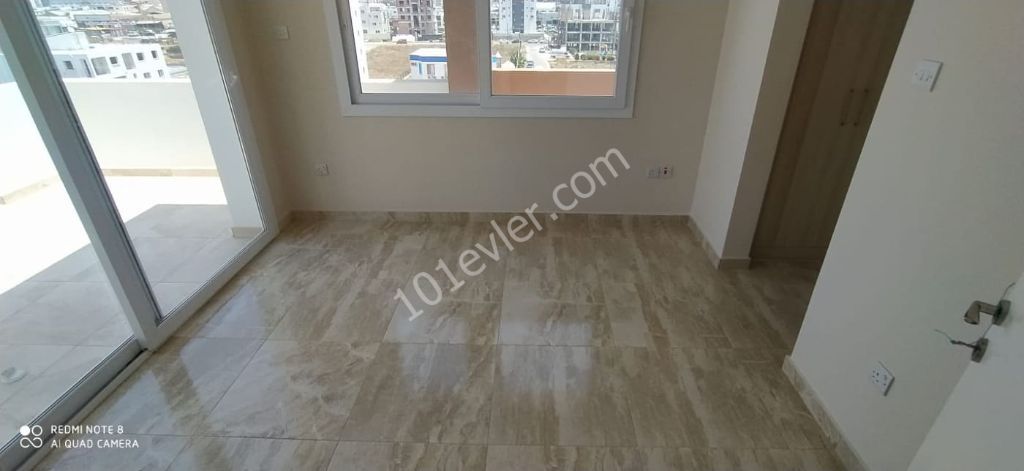 Neues 2 + 1 Penthouse in Canakkale für Informationen :05338867072 ** 