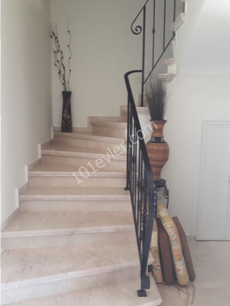 Beautiful 3 bedroom Villa with swimming pool near the maın road ın Catalkoy