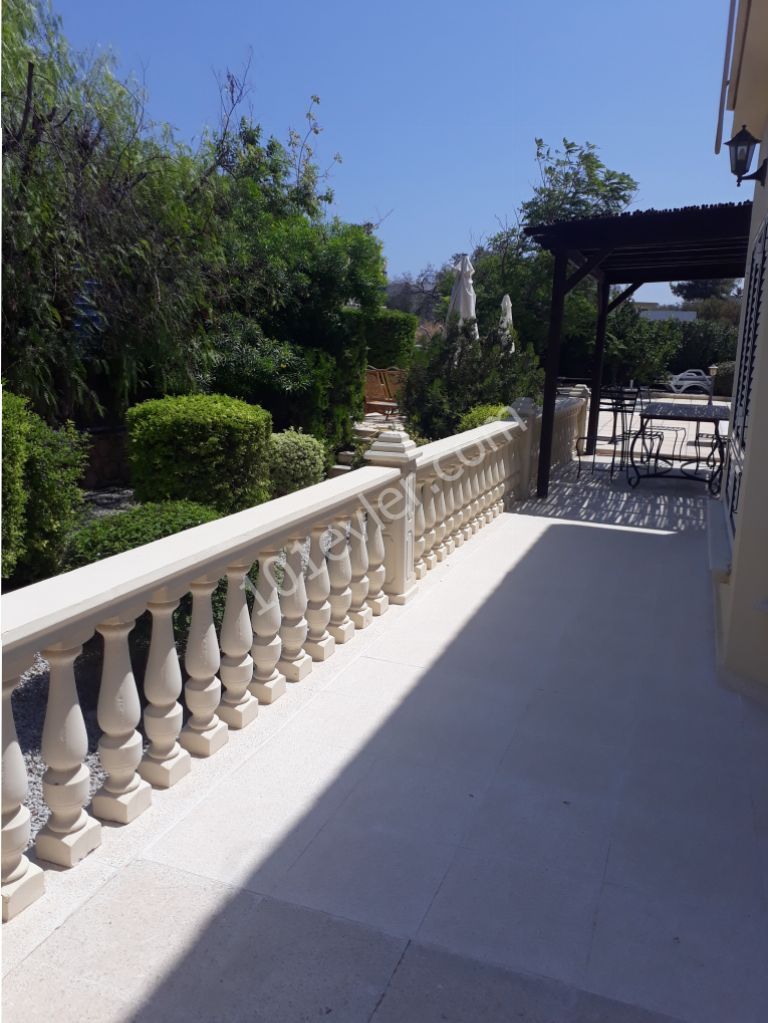 Beautiful 3 bedroom Villa with swimming pool near the maın road ın Catalkoy