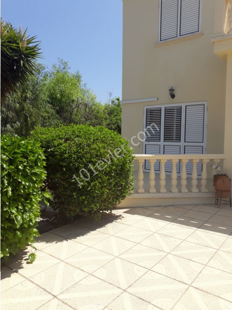 Beautiful 3 bedroom Villa with swimming pool near the maın road ın Catalkoy