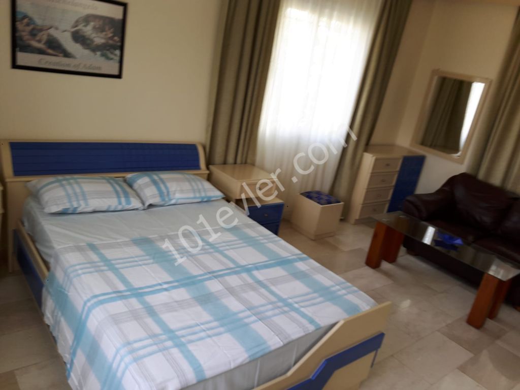 Girne Çatalkoy de denize sıffır 4+2 ultra lux villa.