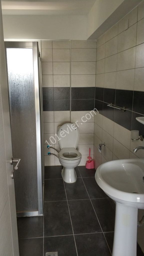 Flat To Rent in Alsancak, Kyrenia