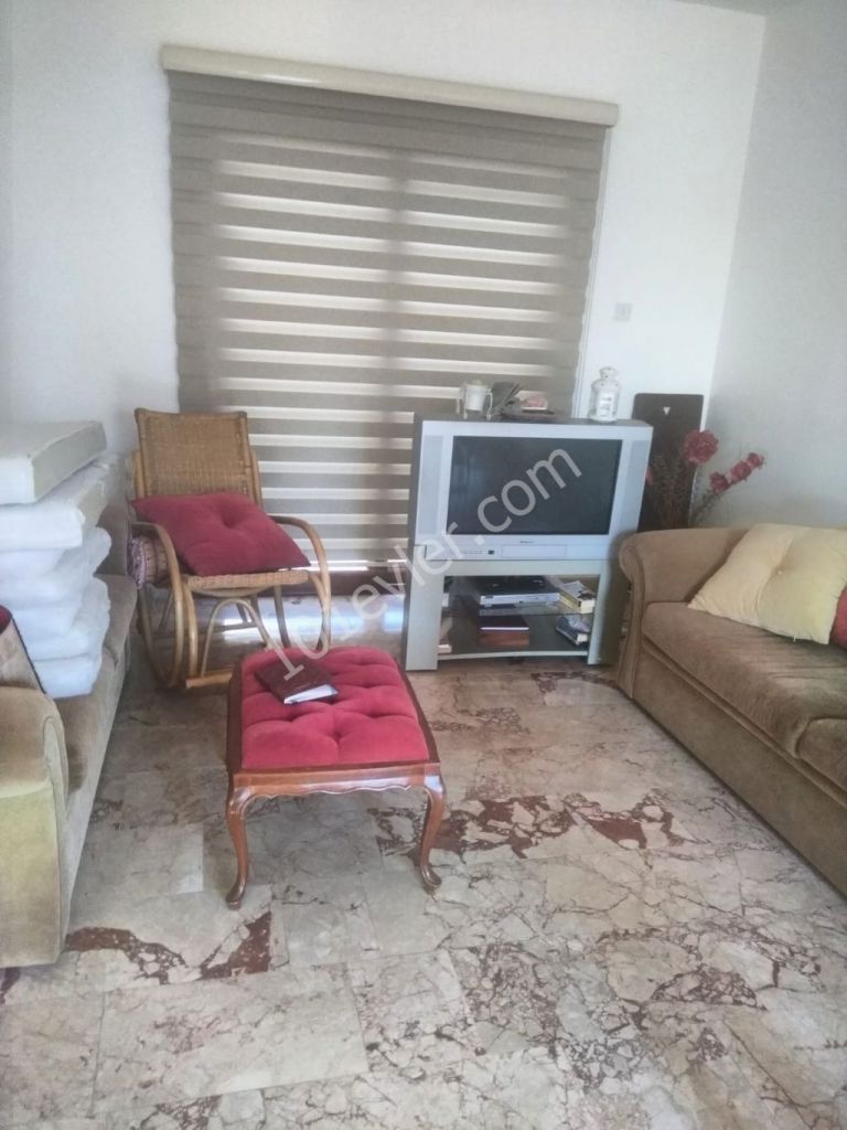 Girne Alsancak'da kiralık 3+1 Çıkartma Plajı'na yakın Güzel Villa!!!!