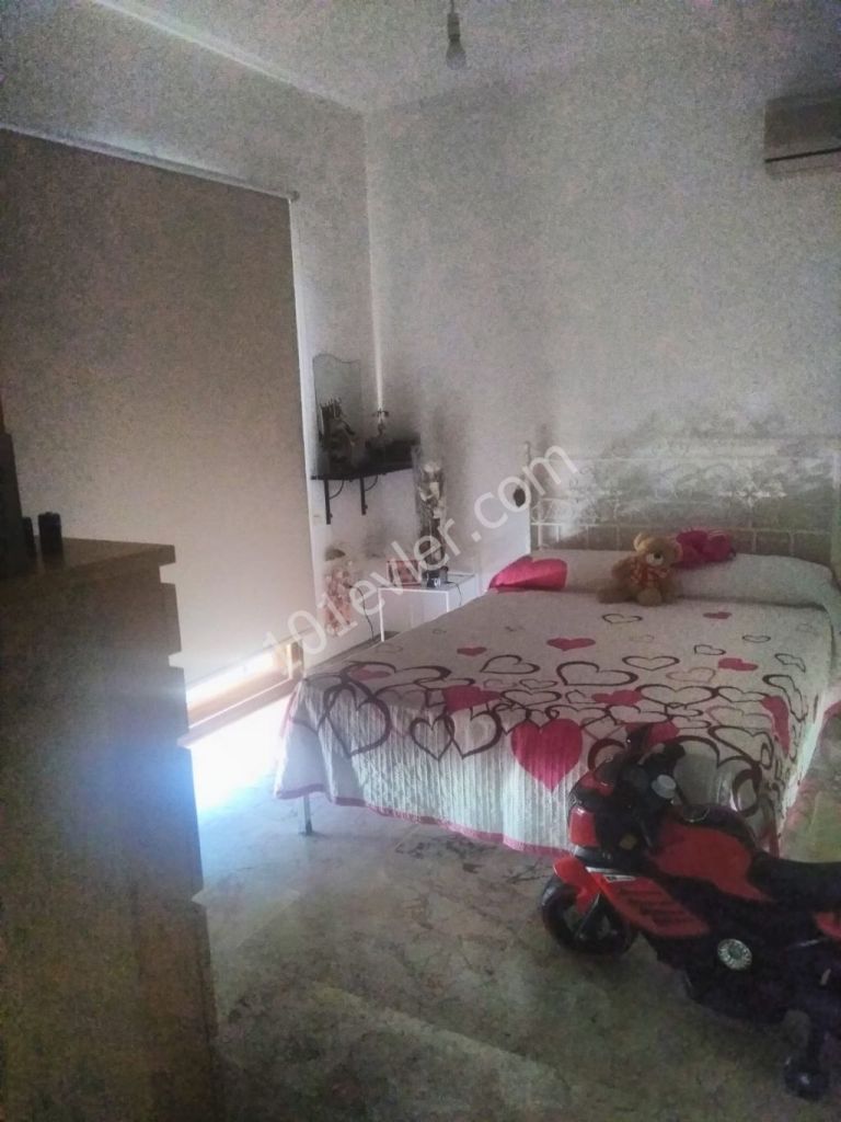 Girne Alsancak'da kiralık 3+1 Çıkartma Plajı'na yakın Güzel Villa!!!!