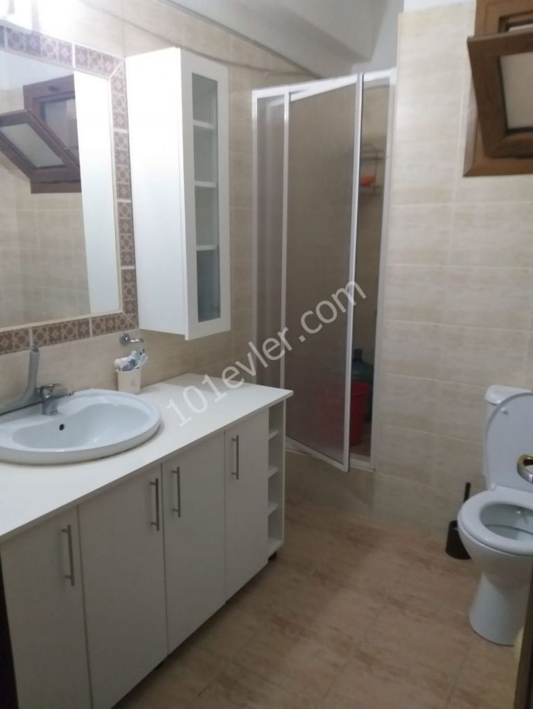 Girne Alsancak'da kiralık 3+1 eşyasız daire  Atakara Market civarlarında!