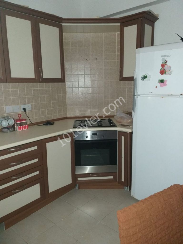 Girne Alsancak'da kiralık 3+1 eşyasız daire  Atakara Market civarlarında!