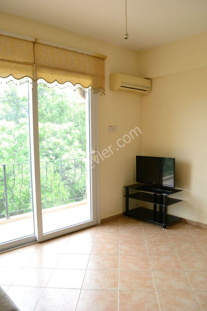 Flat To Rent in Alsancak, Kyrenia