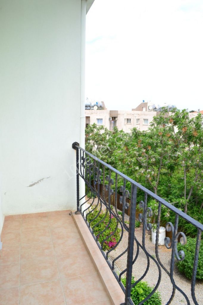 Flat To Rent in Alsancak, Kyrenia