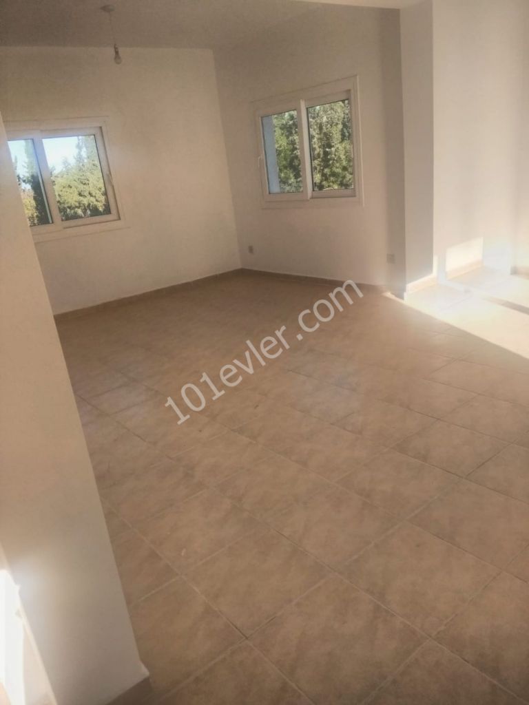 Zu vermieten in Alsancak Yesiltepe 3 + 1 ohne Gepäck SIFIR Villa mit großem Garten !!! РУСКАЯЗИЧНЫ РЕЛТОР!!! ** 