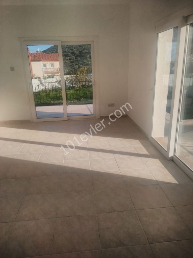 Zu vermieten in Alsancak Yesiltepe 3 + 1 ohne Gepäck SIFIR Villa mit großem Garten !!! РУСКАЯЗИЧНЫ РЕЛТОР!!! ** 