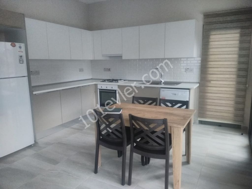 Flat To Rent in Alsancak, Kyrenia