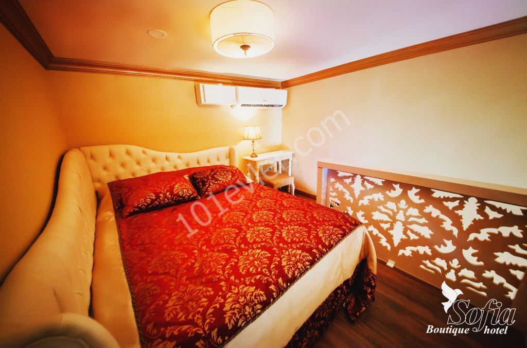 GİRNE MERKEZDE TARİHİ  MİMARİYE SAHİP 27 KİŞİ KAPASİTELİ BOUTIQUE HOTEL- TEK YETKİLİ ACENTE