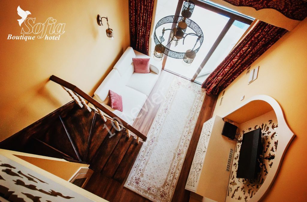 GİRNE MERKEZDE TARİHİ  MİMARİYE SAHİP 27 KİŞİ KAPASİTELİ BOUTIQUE HOTEL- TEK YETKİLİ ACENTE