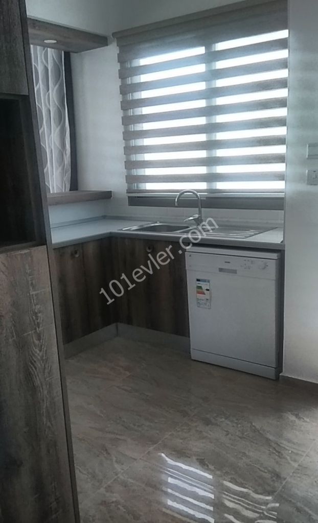 3+1 LU LLOGARA WOHNUNG IM ZENTRUM VON KYRENIA ZU VERMIETEN !!! ** 