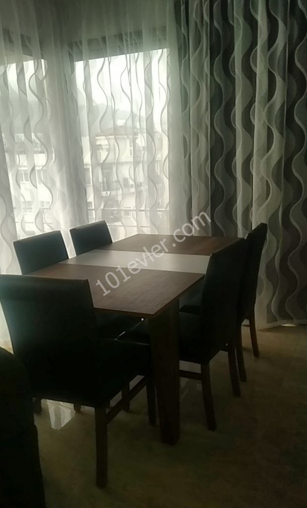 3+1 LU LLOGARA WOHNUNG IM ZENTRUM VON KYRENIA ZU VERMIETEN !!! ** 