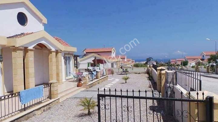 Beautiful well maintained  3 bedroom villa 