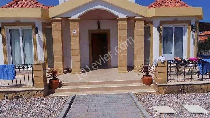 Beautiful well maintained  3 bedroom villa 