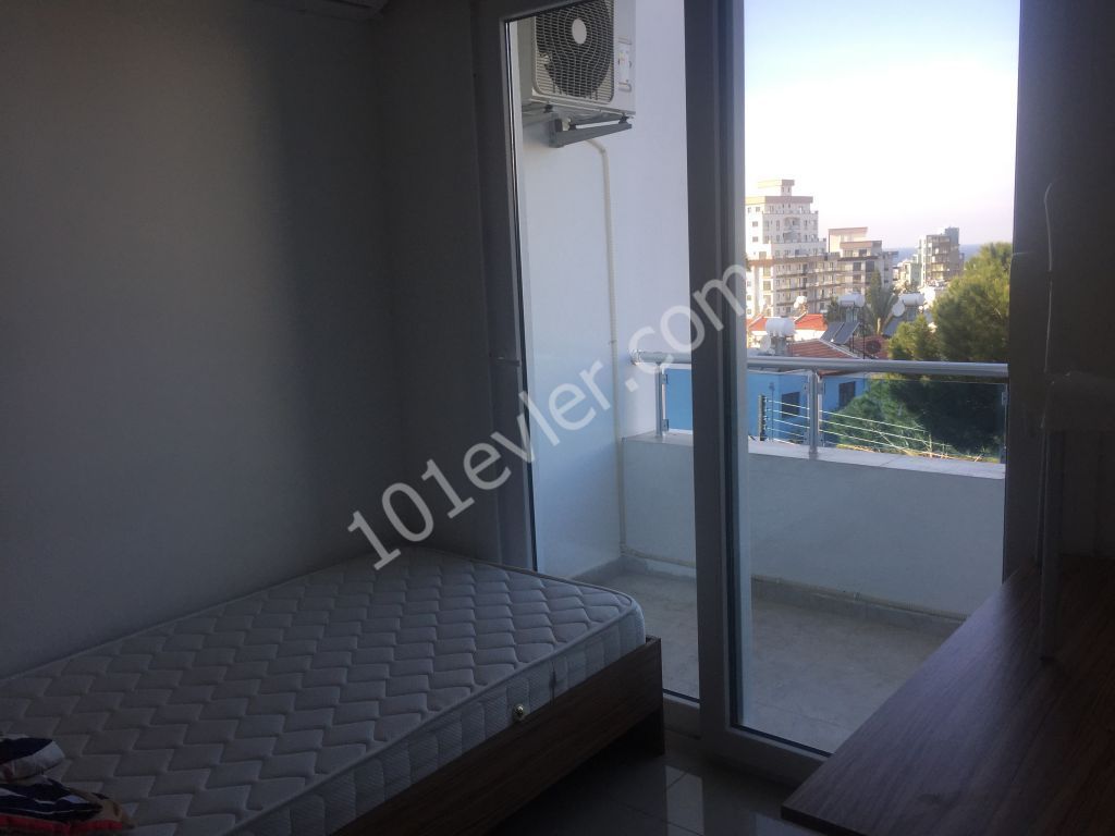 Girne Eziç Premier Bölgesinde kiralık 2+1 DAİRE